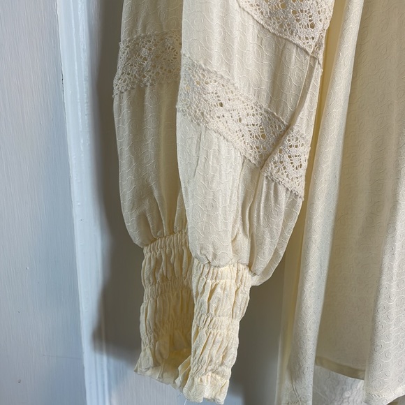 Jane and Delancey cream colour peasant blouse. NWT. - Picture 4 of 6